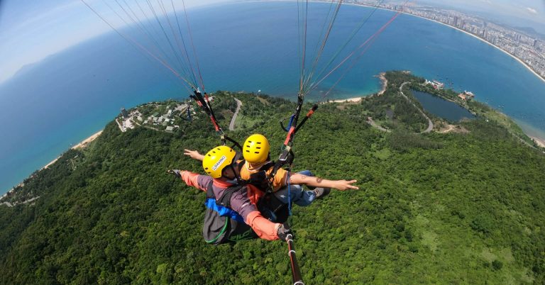 Tạm dừng bay dù lượn ở bán đảo Sơn Trà sau sự cố du khách rơi tử vong Tạm dừng bay dù lượn ở bán đảo Sơn Trà sau sự cố du khách rơi tử vong