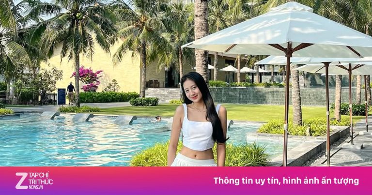 Tân Hoa hậu Việt Nam trong loạt ảnh ‘lăng xê’ du lịch Phú Yên Tân Hoa hậu Việt Nam trong loạt ảnh ‘lăng xê’ du lịch Phú Yên
