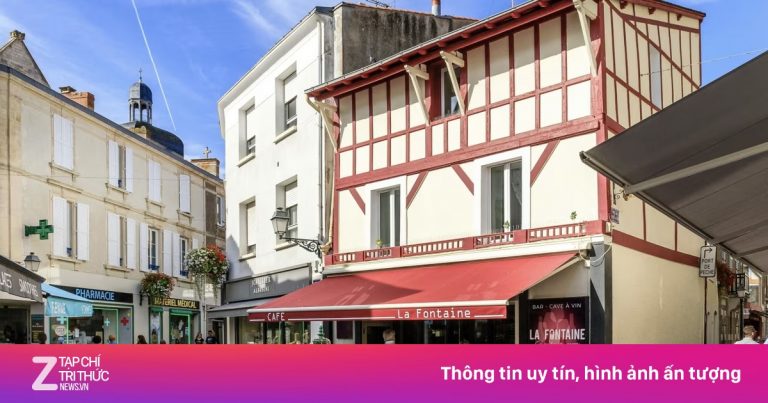Cấm khách để ngực trần, mặc hớ hênh ngoài bãi biển ở Pháp Cấm khách để ngực trần, mặc hớ hênh ngoài bãi biển ở Pháp