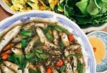 Ngọt ngào bát canh mùa lũ