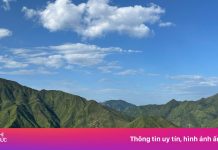 Một mét vuông, chục ‘nàng thơ’ đội nắng check-in Tà Xùa