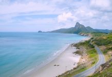 Bãi biển trong xanh, đẹp hoang sơ ở TPHCM được truyền thông quốc tế khen hết lời