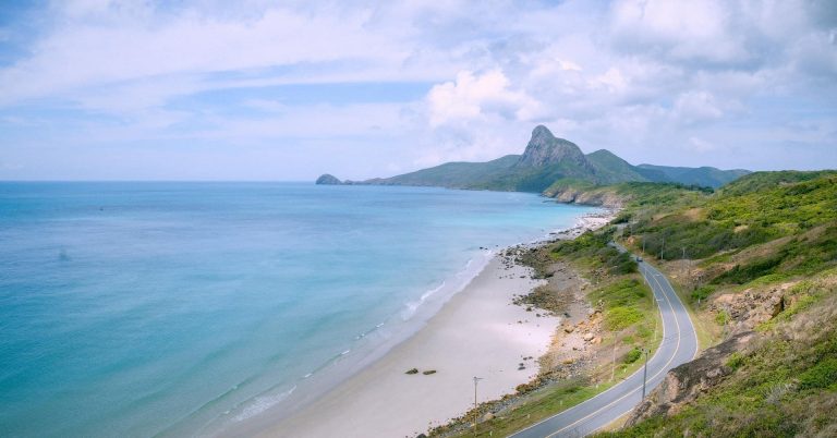 Bãi biển trong xanh, đẹp hoang sơ ở TPHCM được truyền thông quốc tế khen hết lời