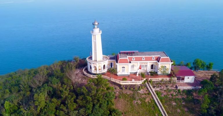 Đảo ở miền Bắc như ‘hòn ngọc thô’, hải sản giá rẻ, cách đất liền 10 phút đi tàu Đảo ở miền Bắc như ‘hòn ngọc thô’, hải sản giá rẻ, cách đất liền 10 phút đi tàu