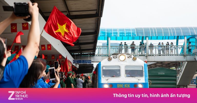 Sắp có tàu đêm tham quan vòng quanh Hà Nội Sắp có tàu đêm tham quan vòng quanh Hà Nội