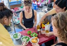 Khách Tây chi 520.000 đồng/ngày ăn chơi thoải mái, khen Việt Nam chi phí rẻ