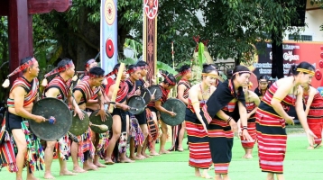 Âm vang cồng chiêng trên dãy Trường Sơn: Du lịch – nhịp cầu đưa cồng chiêng đến với thế giới