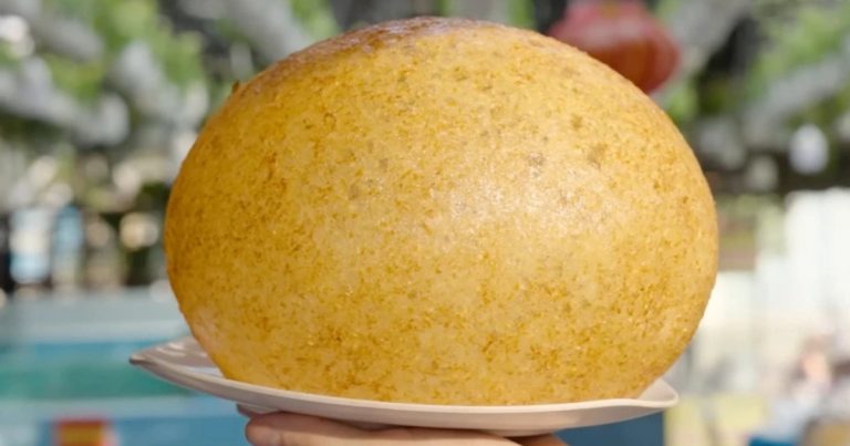 Món ăn ở TPHCM khiến đầu bếp Mỹ ngỡ ngàng: “Thú vị nhất tôi từng thấy”