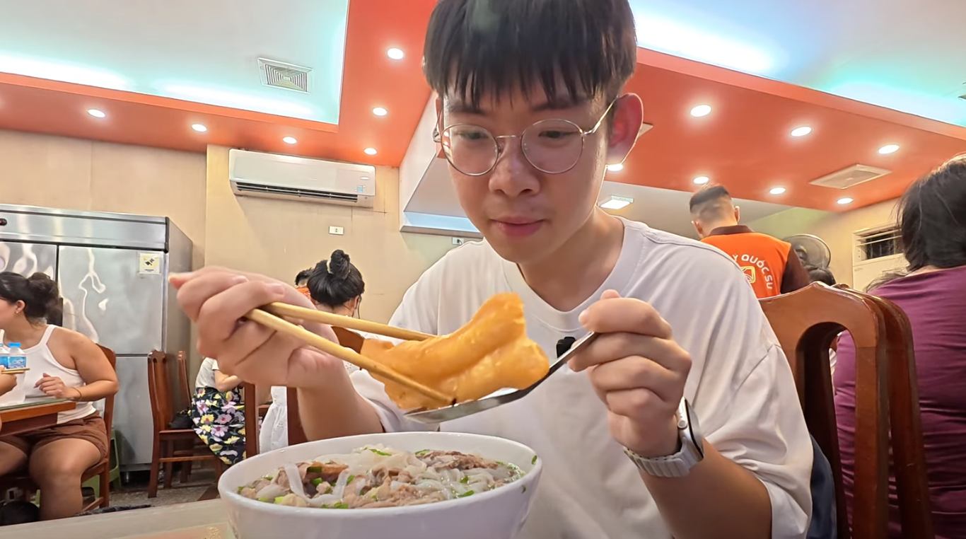 4 ngày thử 10 quán phở Hà Nội, khách Đài Loan đổ vì bát phở 50.000 đồng - 1