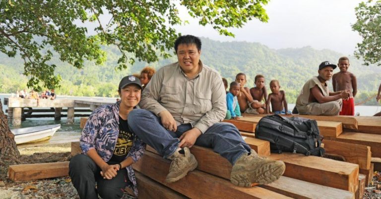 Bán hết tài sản đi chu du thế giới, cặp đôi kiếm lại hàng trăm tỷ sau 1 thập kỷ