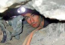 Chàng trai mắc kẹt trong hang chật hẹp 27 tiếng, chết ở tư thế treo ngược