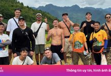 Khách Tây bốc gạch, tuốt lúa ở Hà Giang