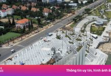 Cấm giẫm đạp dòng chữ thiêng liêng khi check-in tháp Tam Thắng TP.HCM