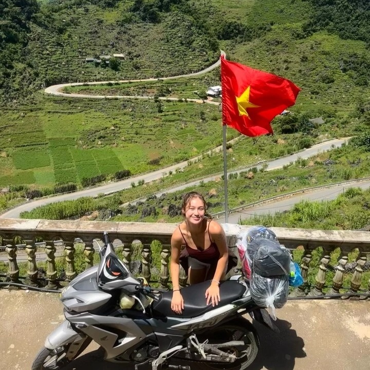 Khách Hàn Quốc ghé mua đồ ở Đà Nẵng, bất ngờ được chủ tiệm mời ăn cơm nhà - 2