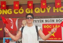 Khách nước ngoài chờ 4 tiếng để xem diễu binh, mệt nhưng thấy xứng đáng