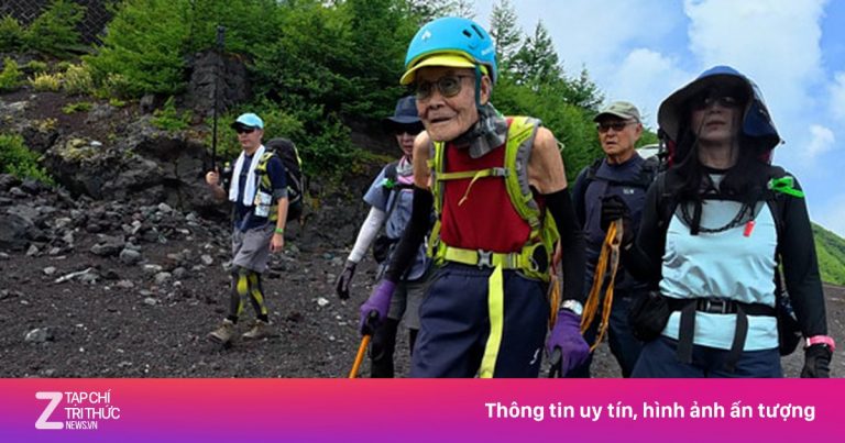 Kỷ lục cụ ông 102 tuổi leo núi Phú Sĩ