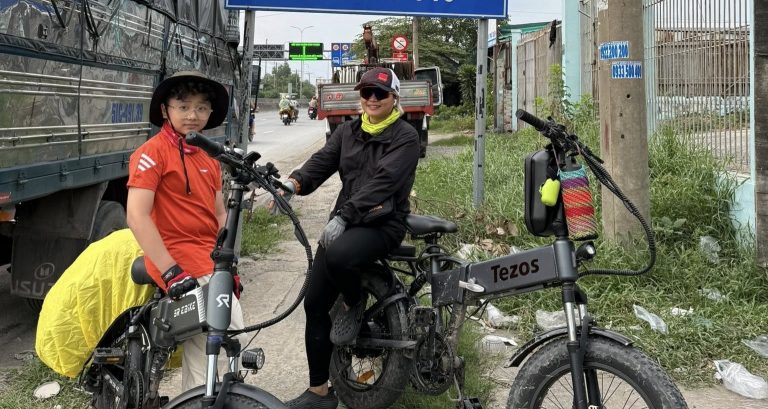 Nghỉ hè không học thêm, cậu bé Hà Nội cùng mẹ đạp xe 1.000km, qua 19 tỉnh thành Nghỉ hè không học thêm, cậu bé Hà Nội cùng mẹ đạp xe 1.000km, qua 19 tỉnh thành