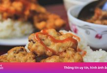 Khách được tặng bia, chả mực khi du lịch Quảng Ninh