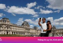 Nhiều nước cảnh báo du lịch Pháp