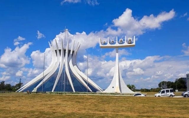 Ấn tượng với kiến trúc độc đáo của nhà thờ Brasilia – Brazil