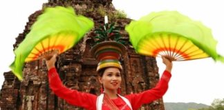 Vũ điệu Chăm làm sống lại không gian tháp cổ tỉnh Khánh Hòa