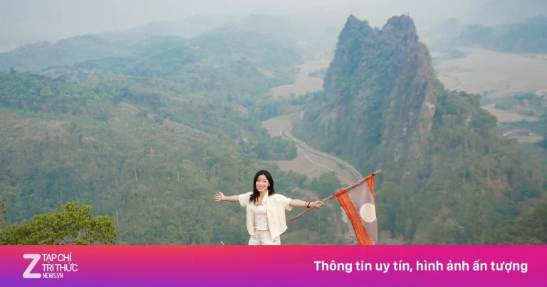 Khách Việt vẫn đổ xô đi Lào