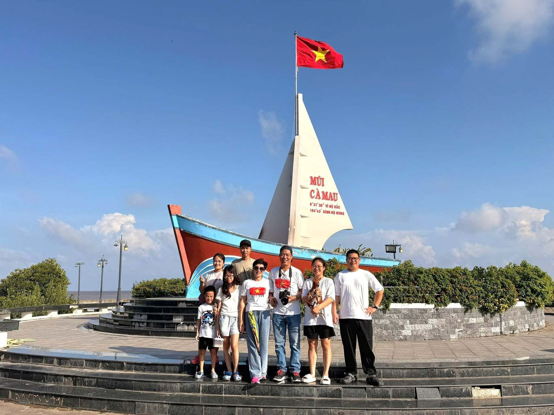 gia đình 3 thế hệ xuyên việt