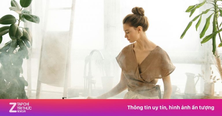 Vì sao không tắm nước nóng ngay sau khi đi máy bay?