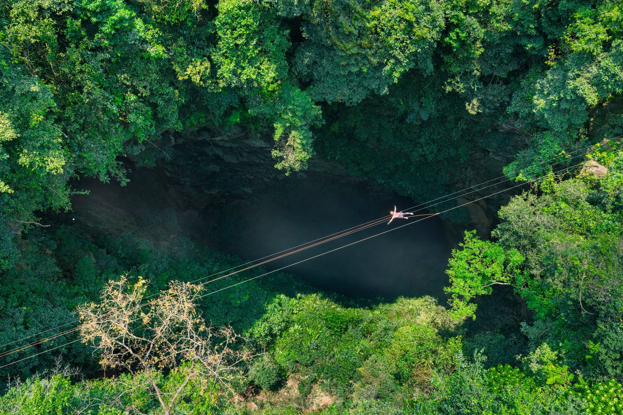 hố sụt,  zipline ảnh 2